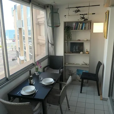 Vue Exceptionnelle, Centre